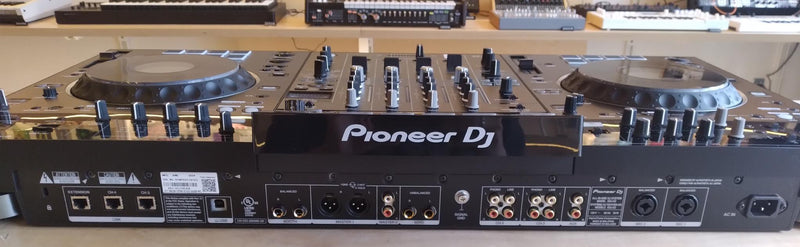 Pioneer DJ XDJ-XZ DJ Controller