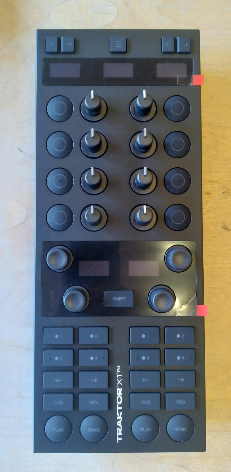 Native Instruments Traktor Kontrol X1 MK3 DJ Controller