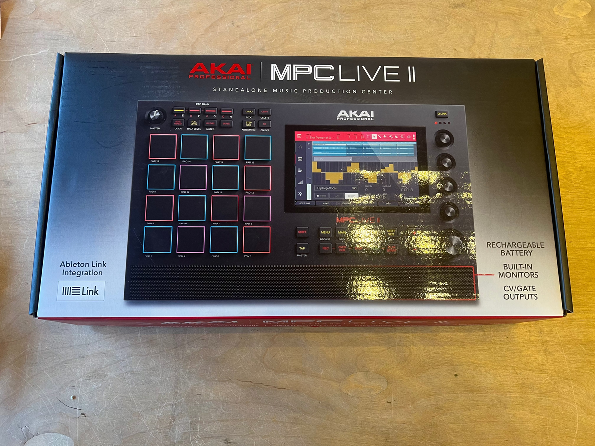 Akai MPC LIVE 2 Standalone Music Production Center