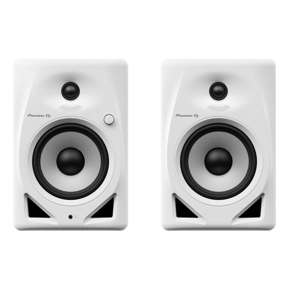 The DM-50D-W speakers deliver balanced, punchy bass sound and they can pump out extra power thanks to the new Class D amplifier and 5-inch woofer in each unit. Flick the switch to change from DJ mode to Production mode and the DSP settings will automatically create the best sound for each application.